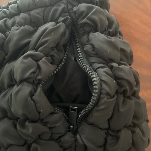 COS OVERSIZED QUILTED CROSSBODY BAG - Picture 5 of 7